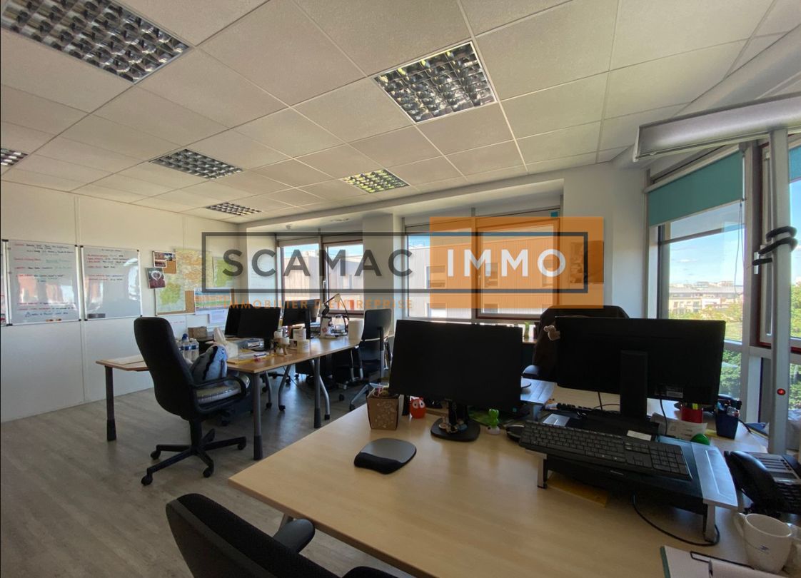 Location Bureaux 900 m² non divisibles