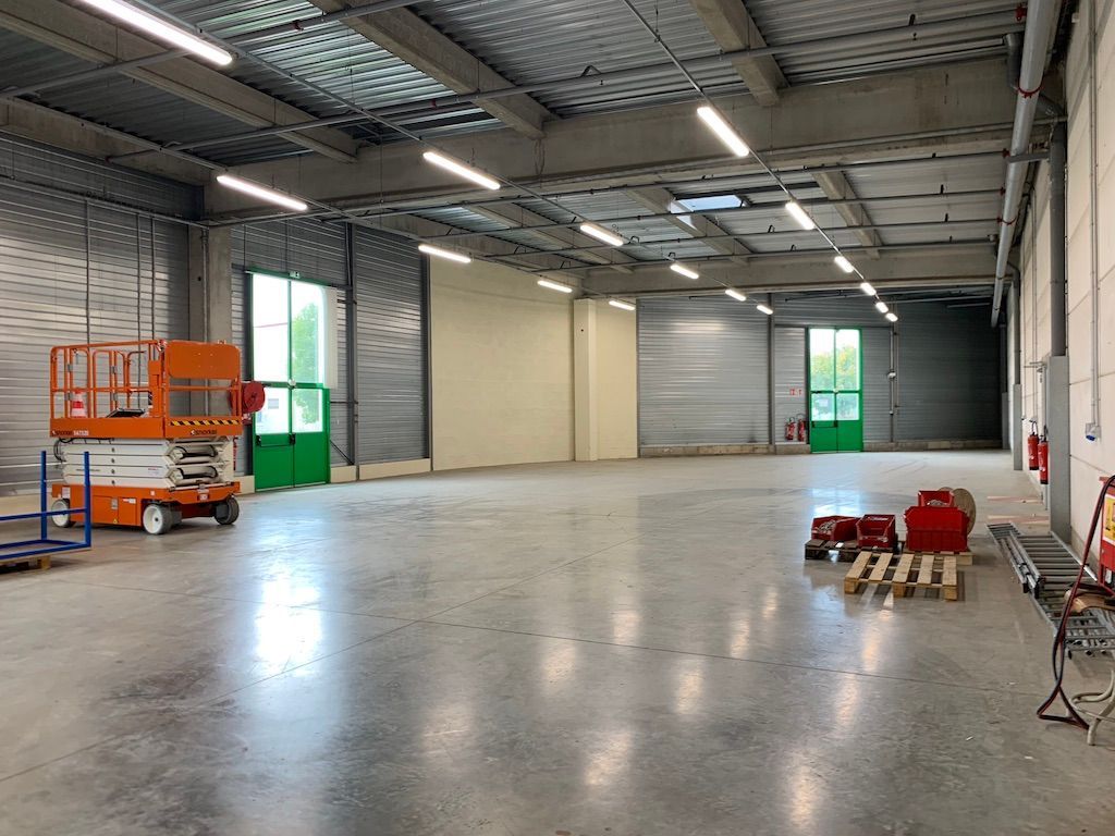 Entrepôt de 11906m²