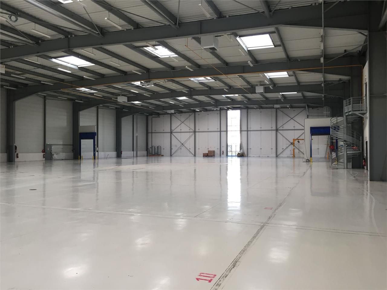 Location Local d'activités 2496 m² non divisibles