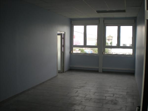Location Bureaux 80 m² non divisibles