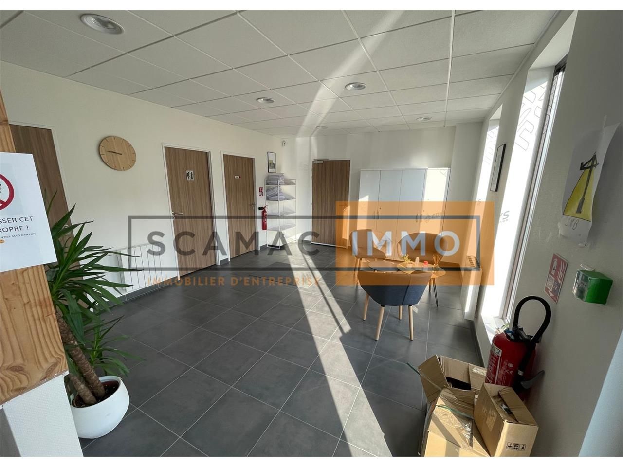 Location Local d'activités 366 m² non divisibles