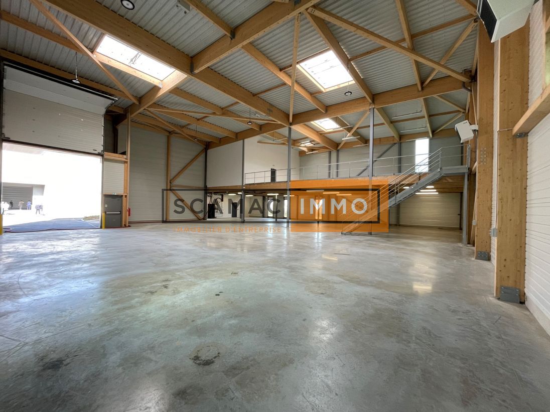 Local d'activités de 954m²