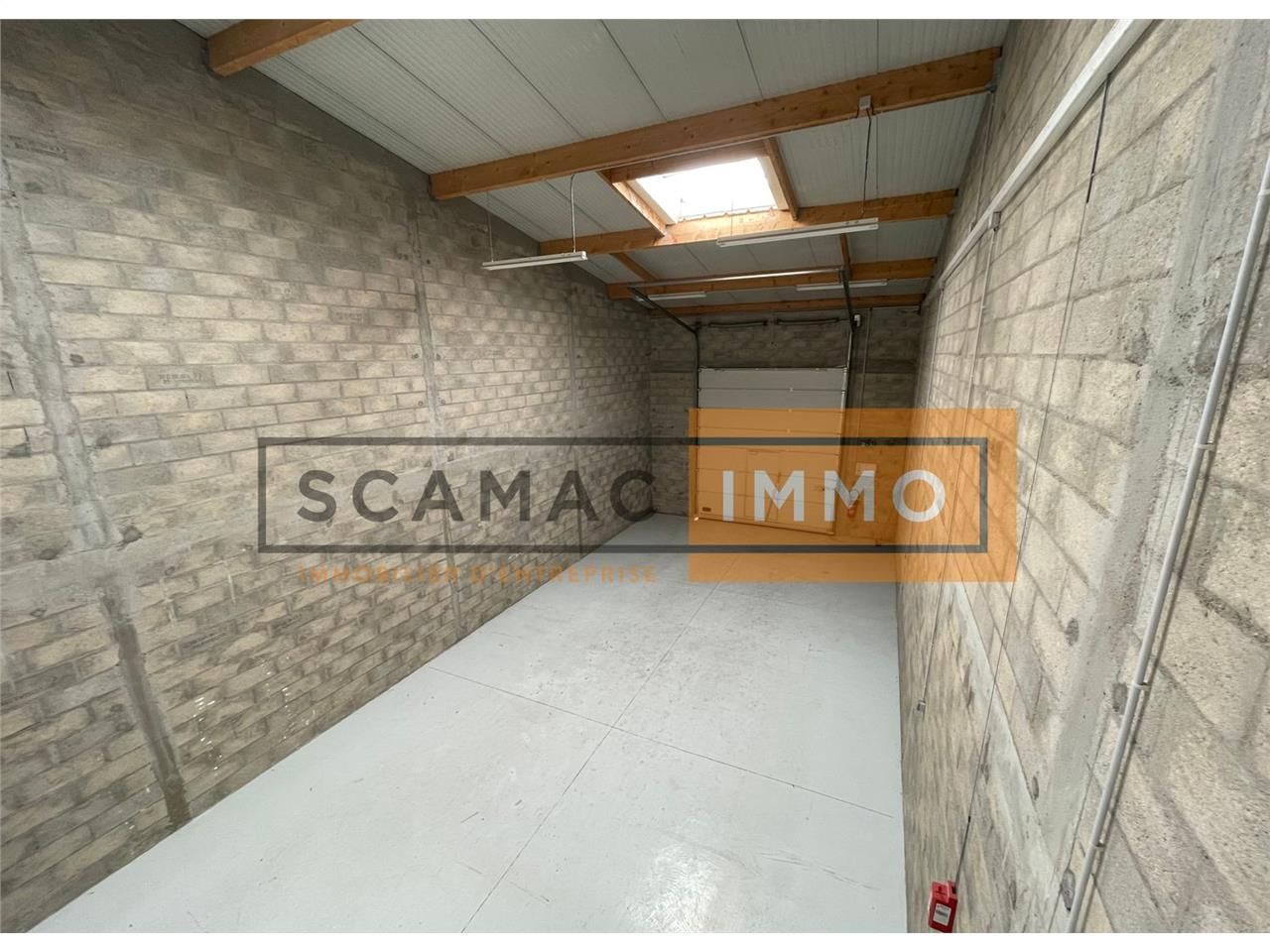 Local d'activités de 121m²