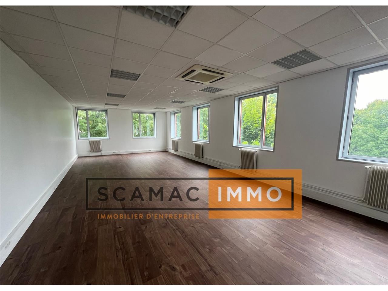 Location Bureaux 123 m² non divisibles