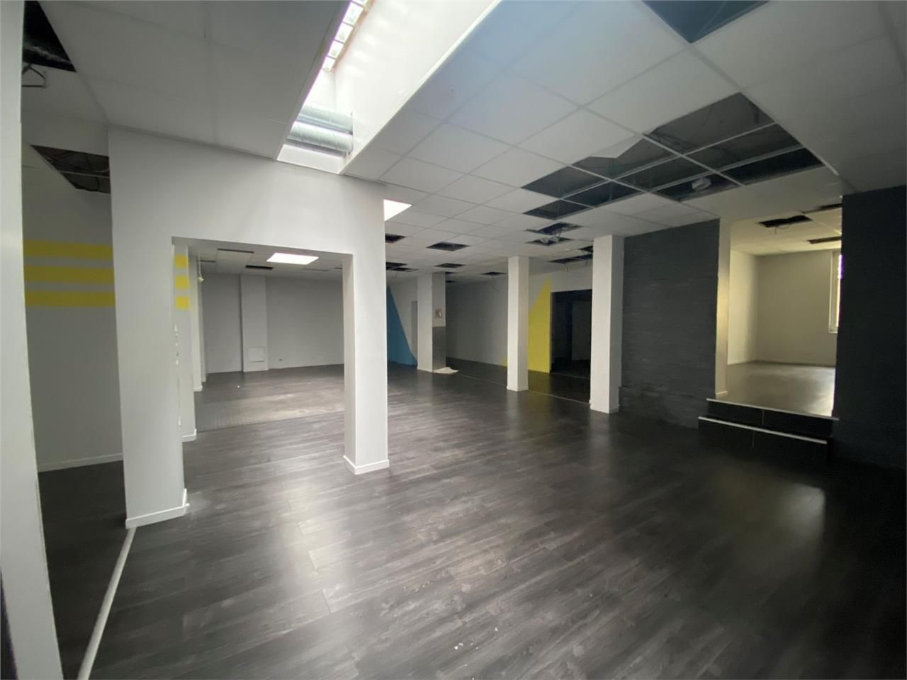 Local commercial de 299m²