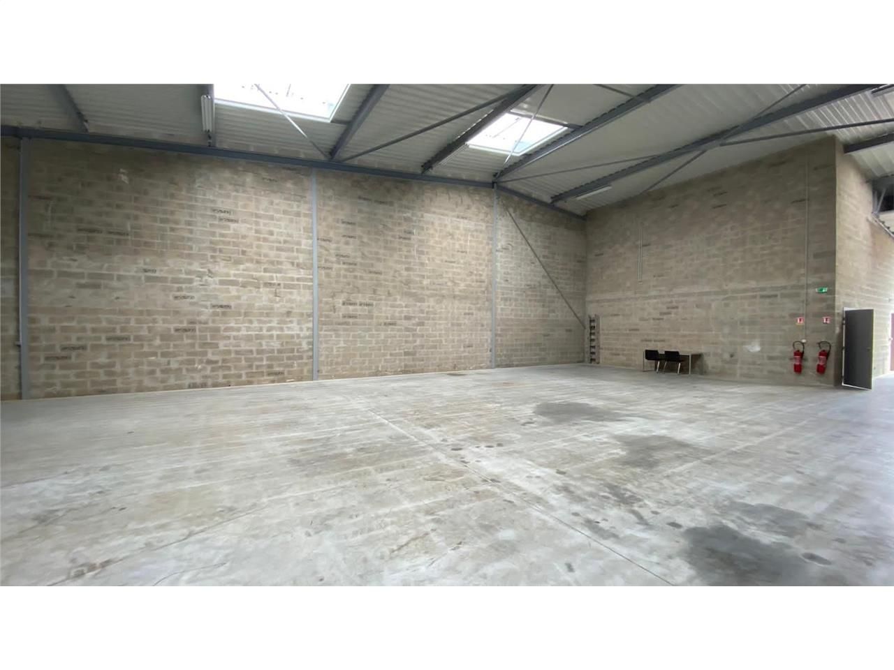 Local d'activités de 201m²
