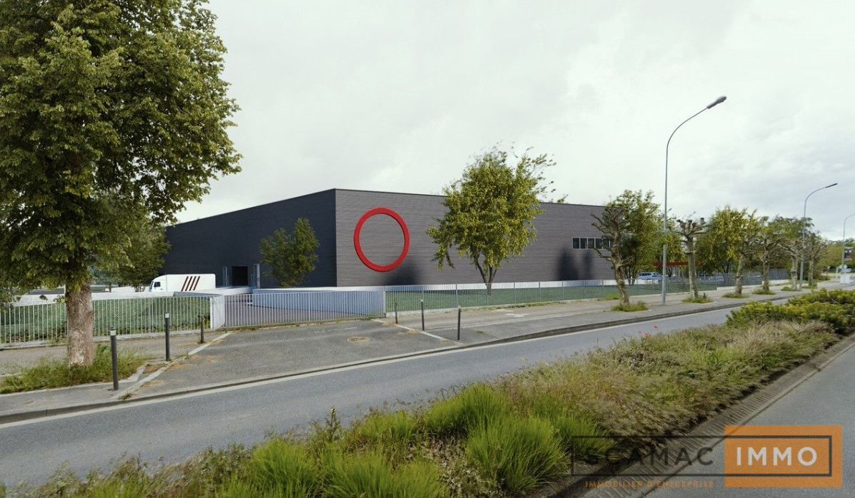Location Entrepôt 3950 m² non divisibles