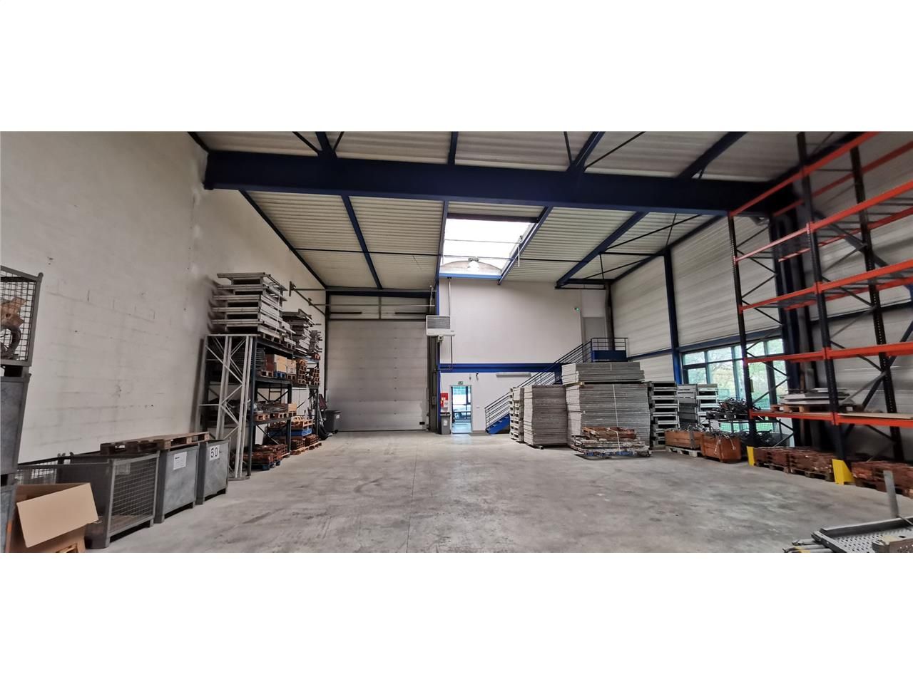Location Entrepôt 1202 m² non divisibles