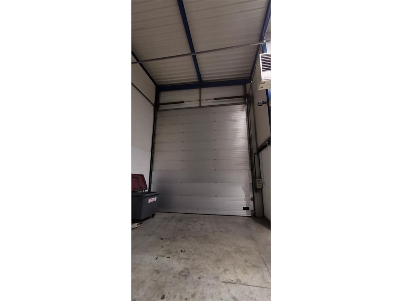 Entrepôt de 1202m²