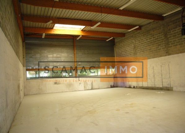 Local d'activités de 353m²