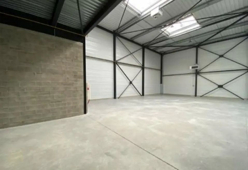 Vente Local d'activités 1056 m² non divisibles