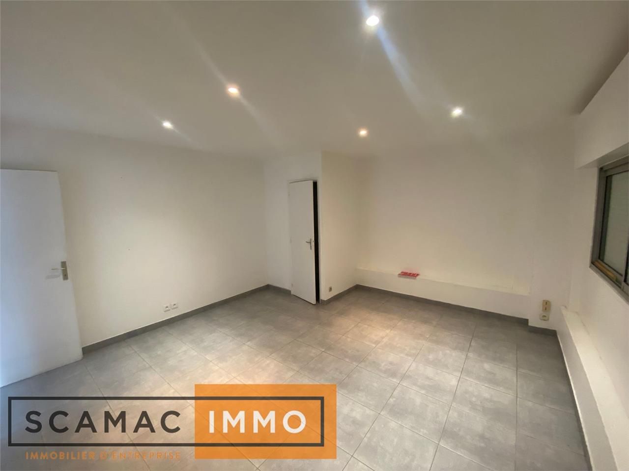 Local d'activités de 178m²