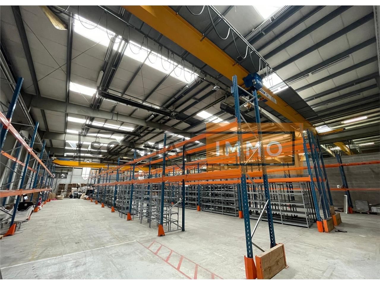 Location Entrepôt 800 m² non divisibles