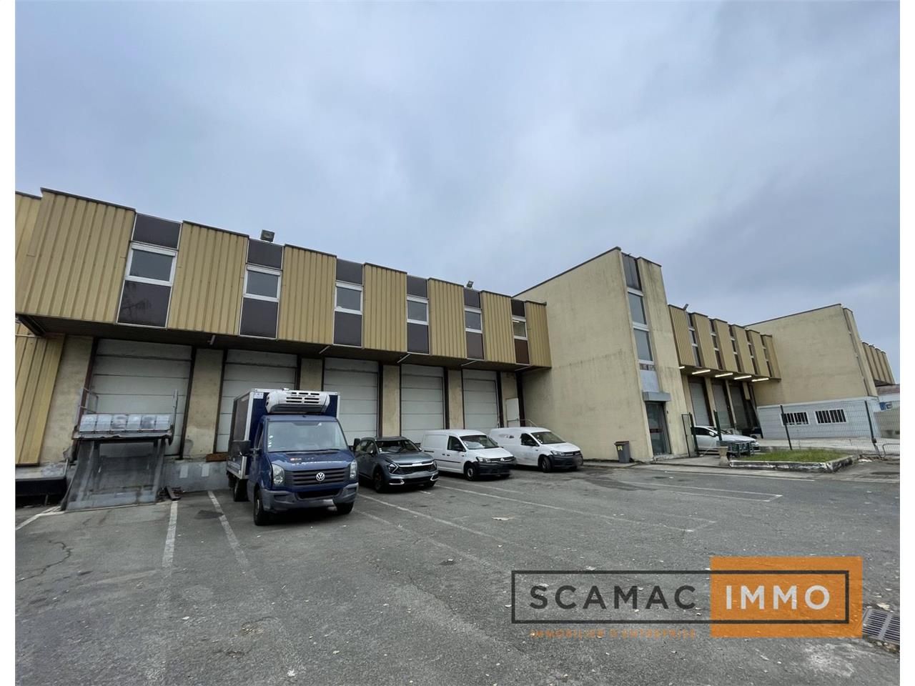 Local d'activités de 2227m²