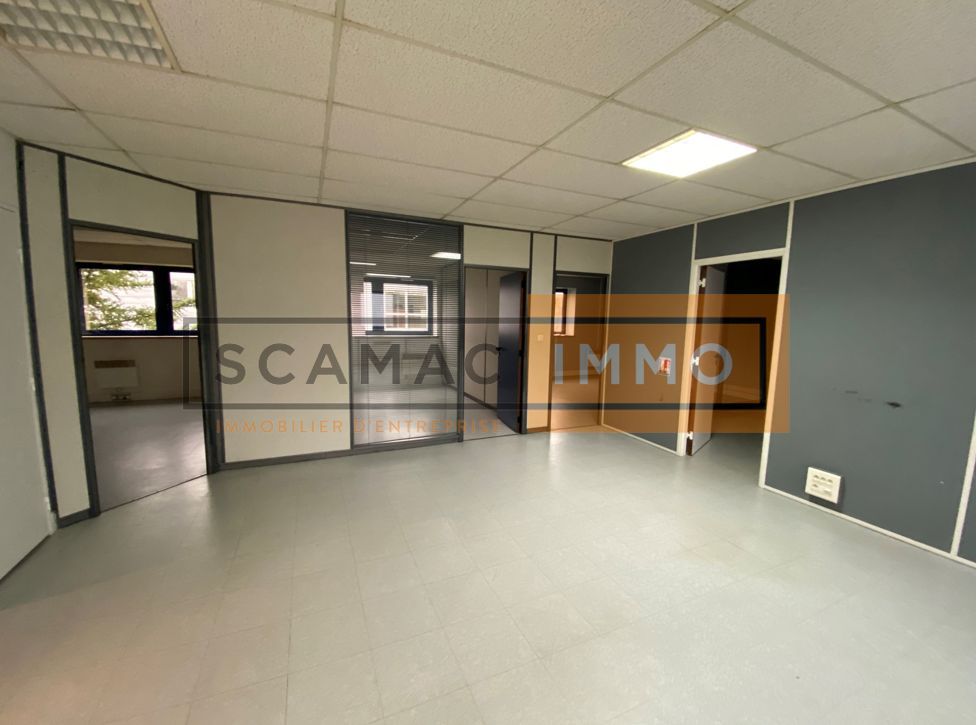 Location Bureaux 151 m² non divisibles