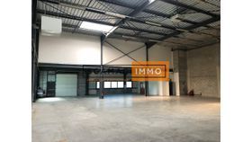 Local d'activités de 841m²