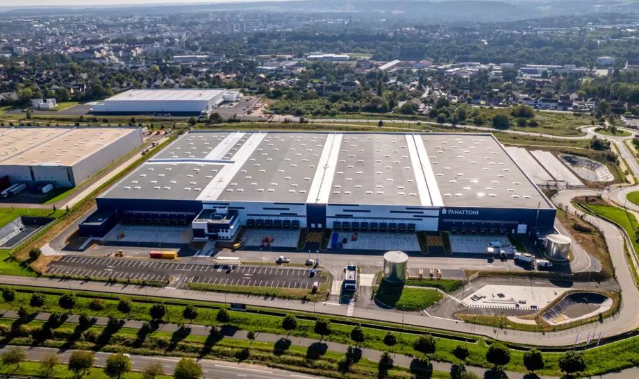 Entrepôt de 38396m²