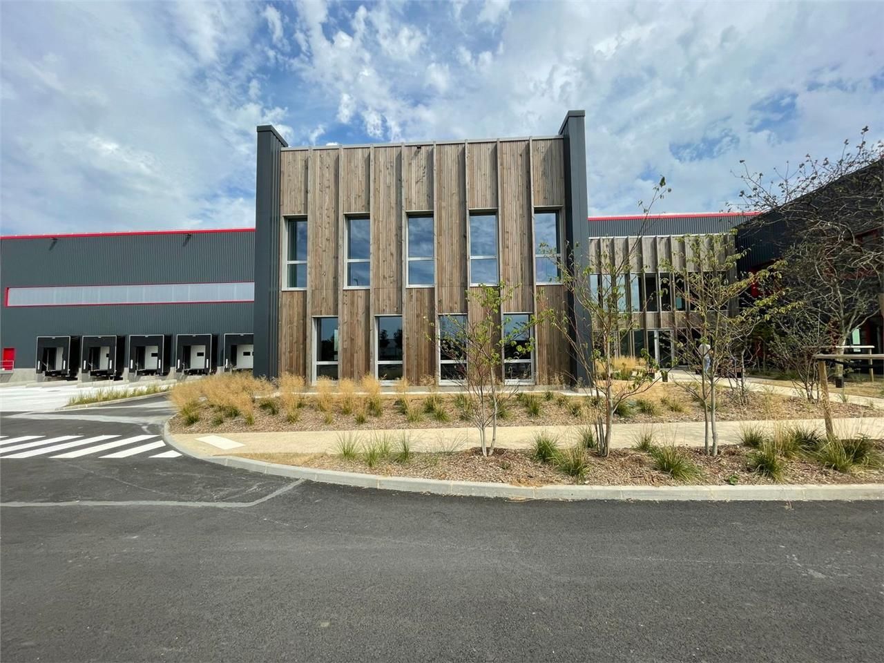 Local d'activités de 12533m²