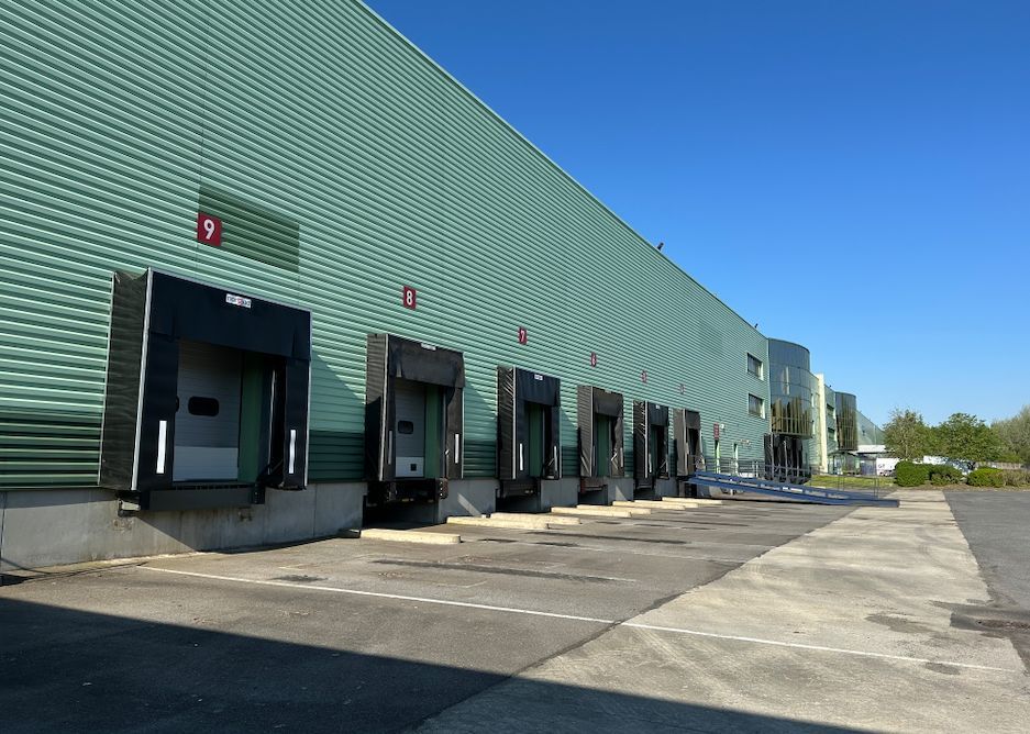 Entrepôt de 9210m²