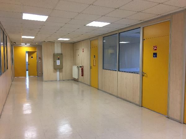 Entrepôt de 9794m²