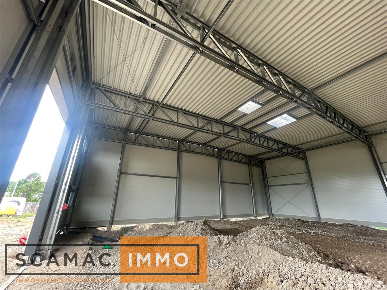 Local d'activités de 200m²