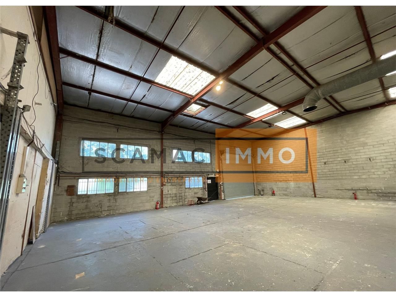 Local d'activités de 996m²