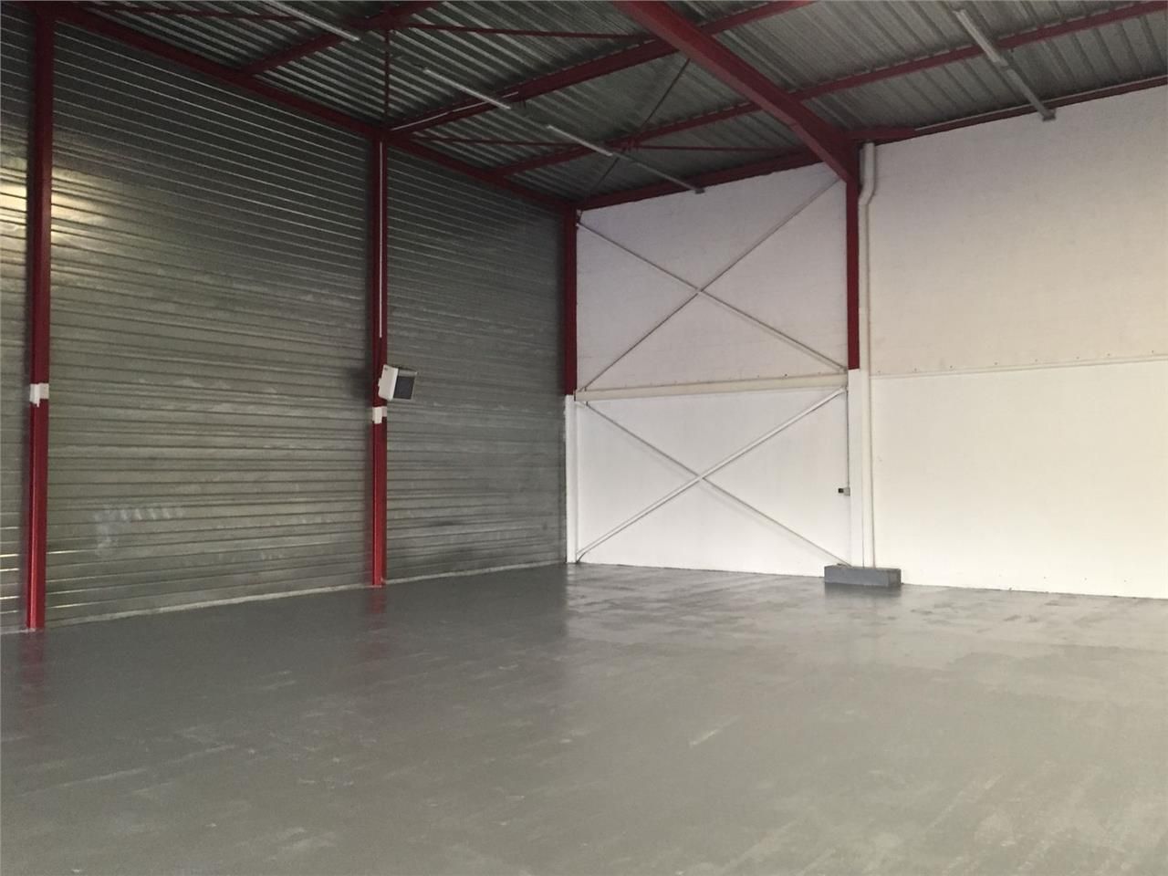 Location Entrepôt 808 m² non divisibles