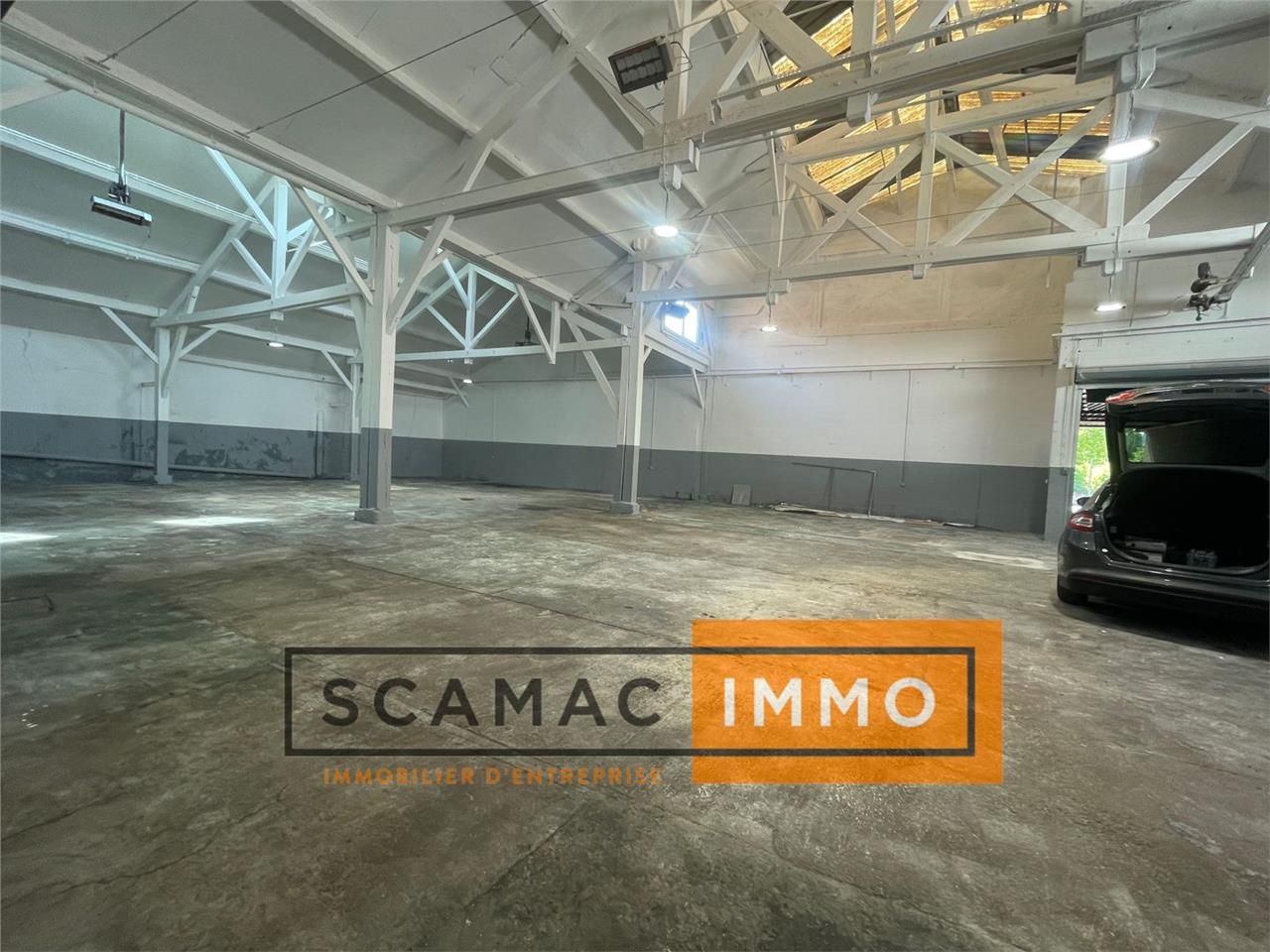 Vente Local d'activités 874 m² non divisibles