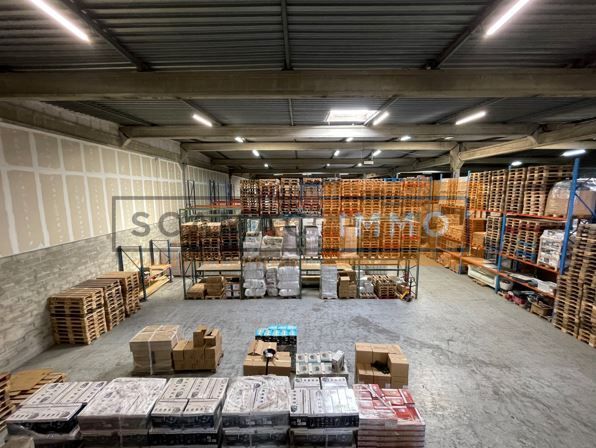 Location Entrepôt 1285 m² non divisibles