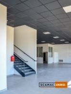 Entrepôt de 601m²
