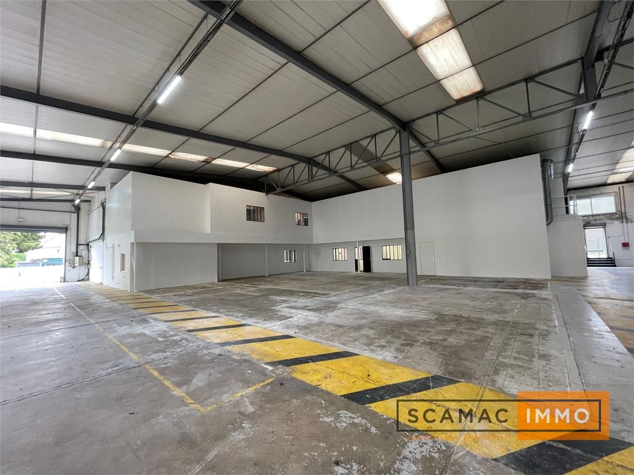 Local d'activités de 2348m²