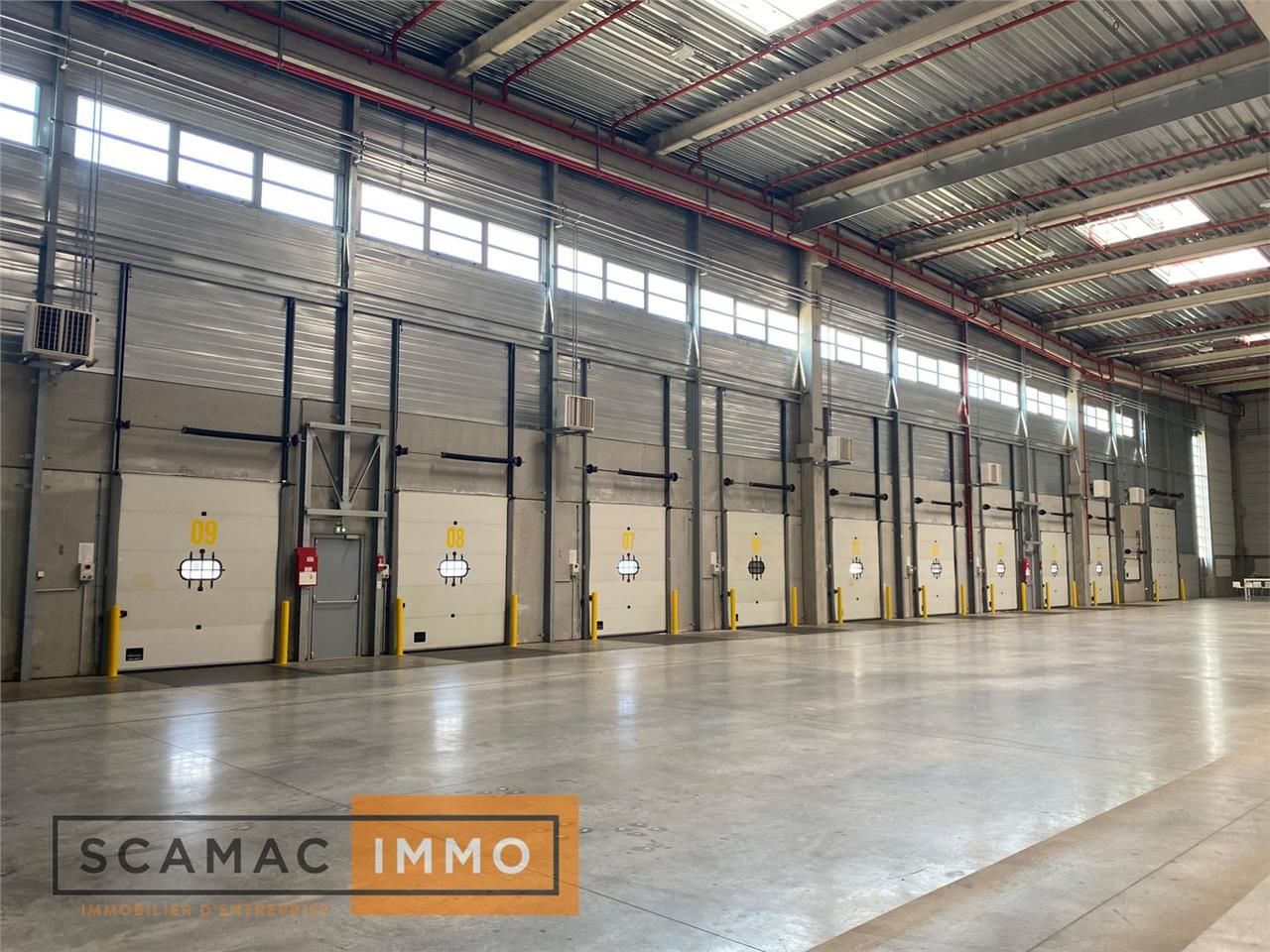 Entrepôt de 11568m²