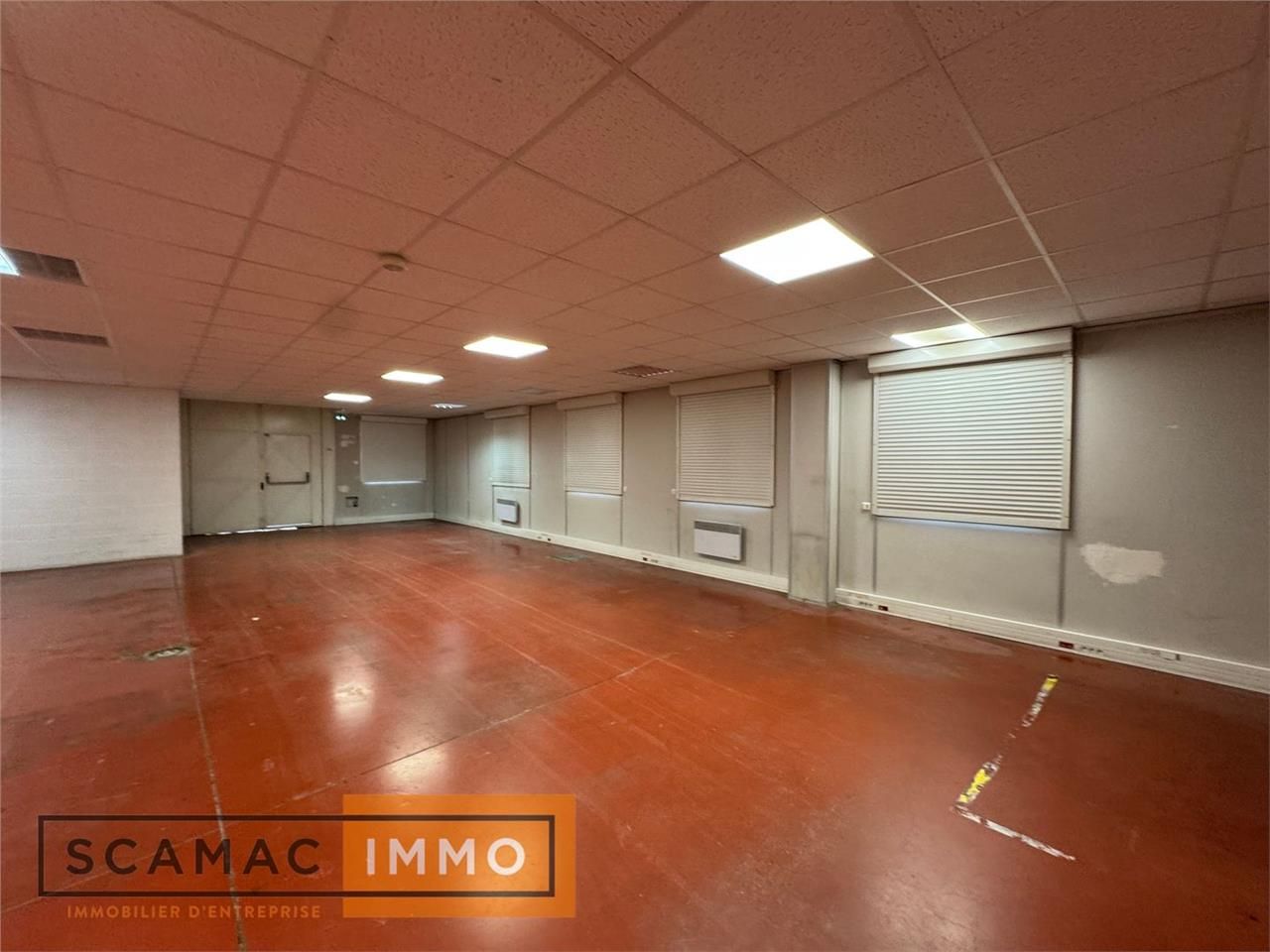 Locaux mixtes de 1526m²