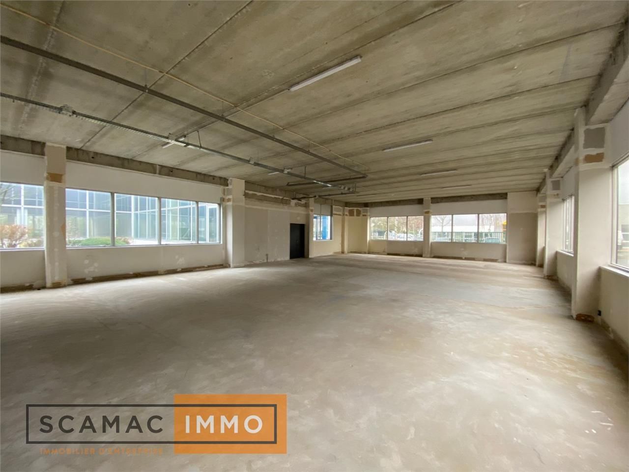 Location Local d'activités 2112 m² non divisibles