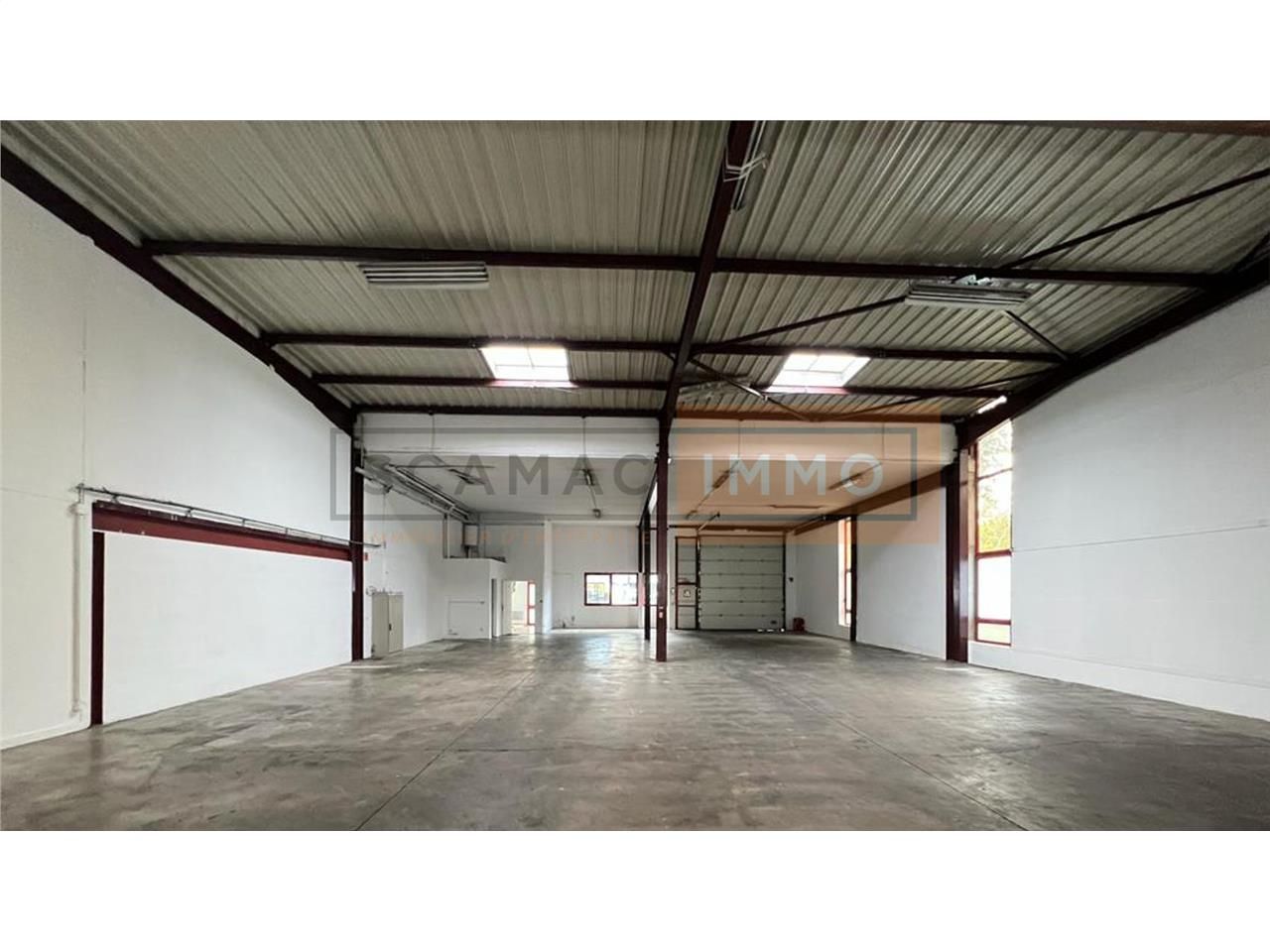 Location Local d'activités 1044 m² non divisibles