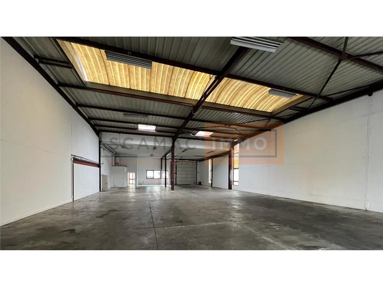 Local d'activités de 1044m²