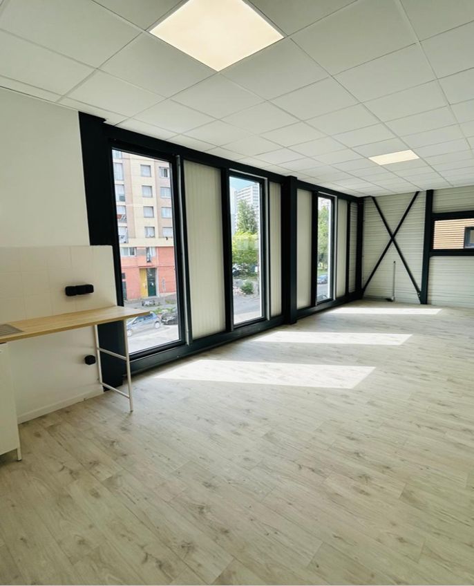 Local d'activités de 180m²