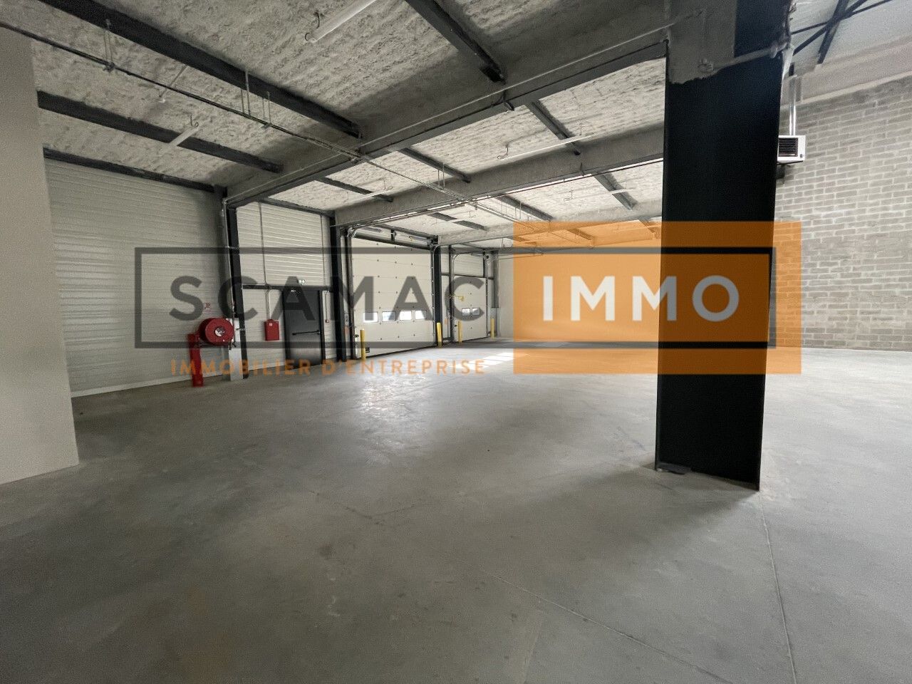 Local d'activités de 1511m²