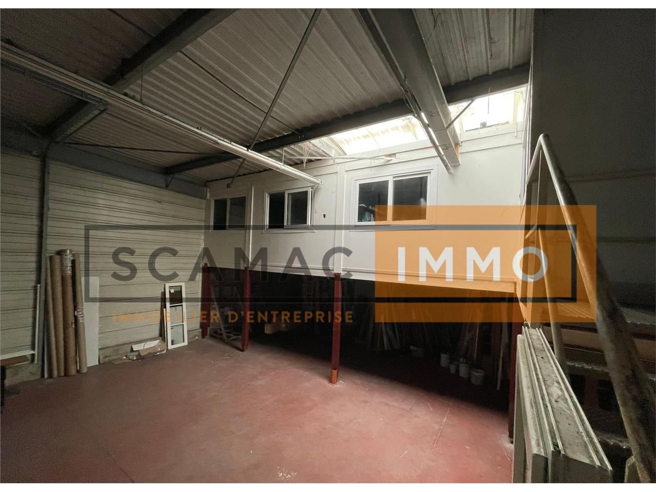 Local d'activités de 299m²