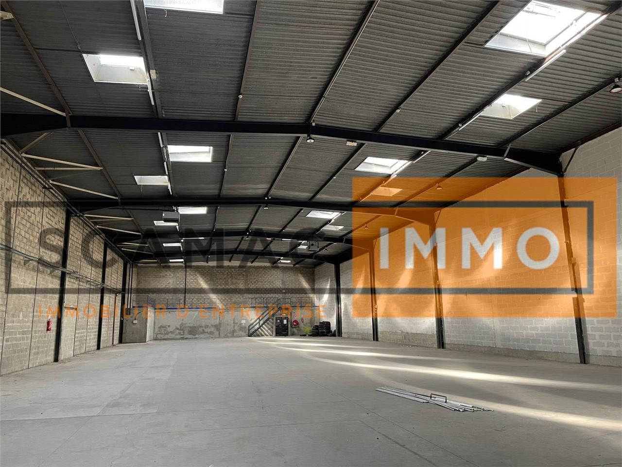 Location Entrepôt 1410 m² non divisibles