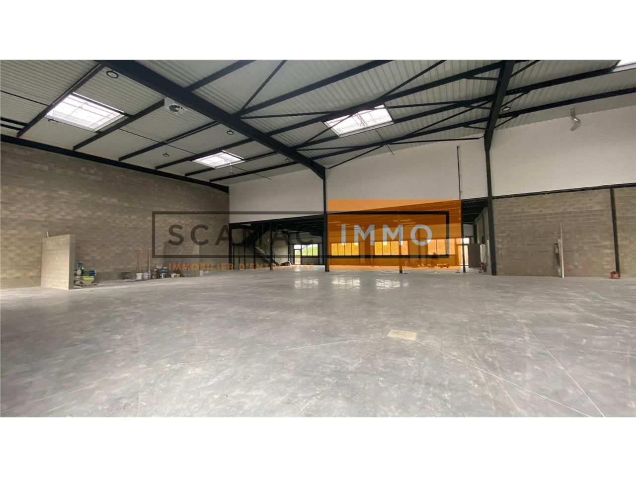 Local d'activités de 630m²