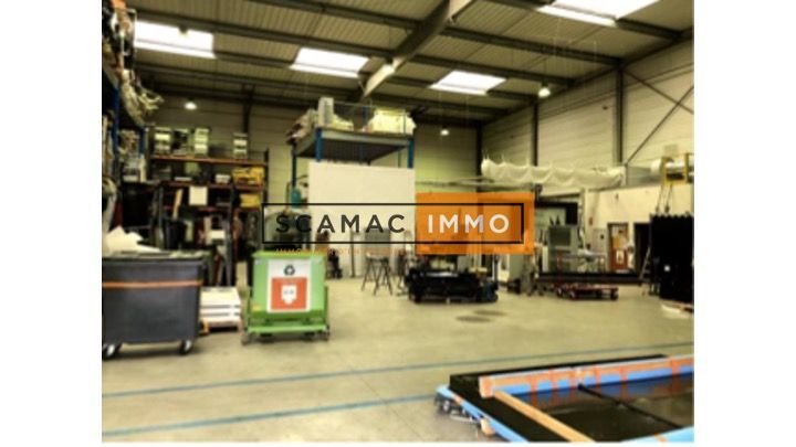 Local d'activités de 1129m²