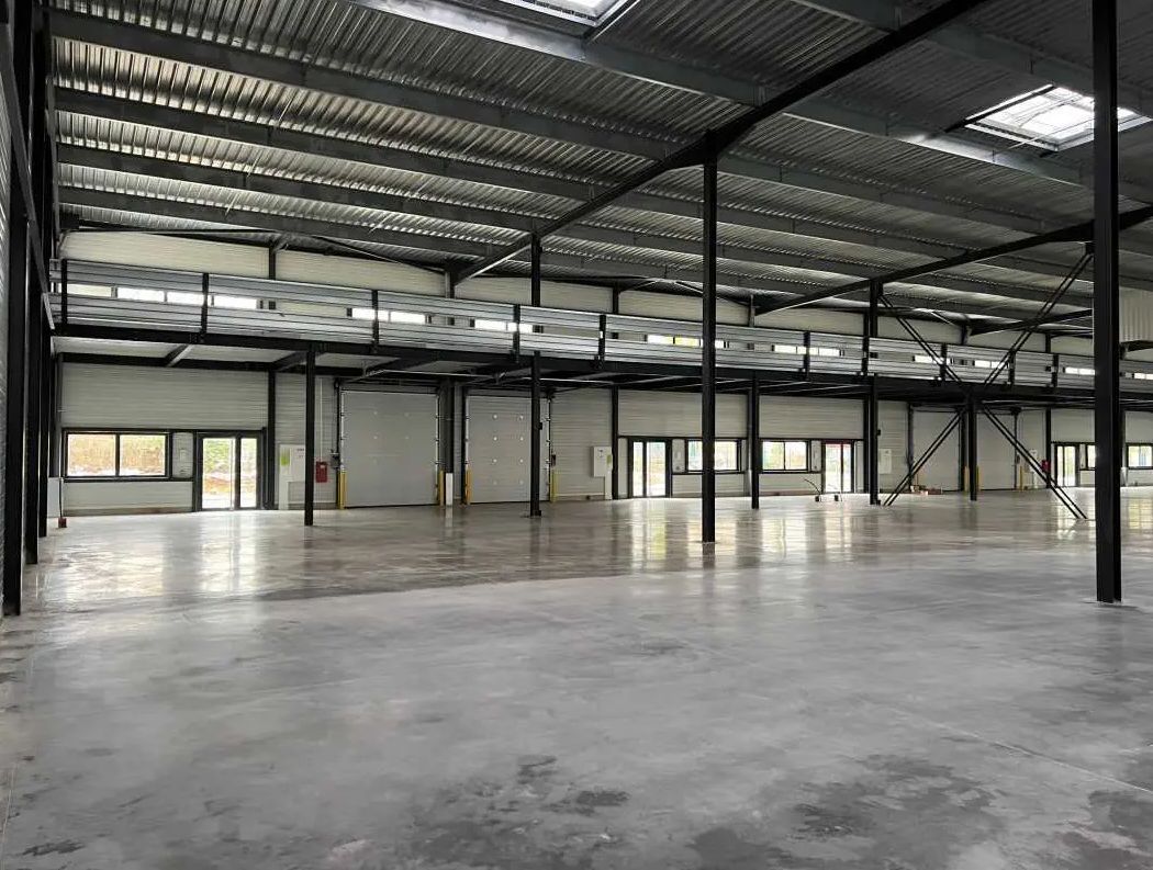 Location Local d'activités 1416 m² non divisibles