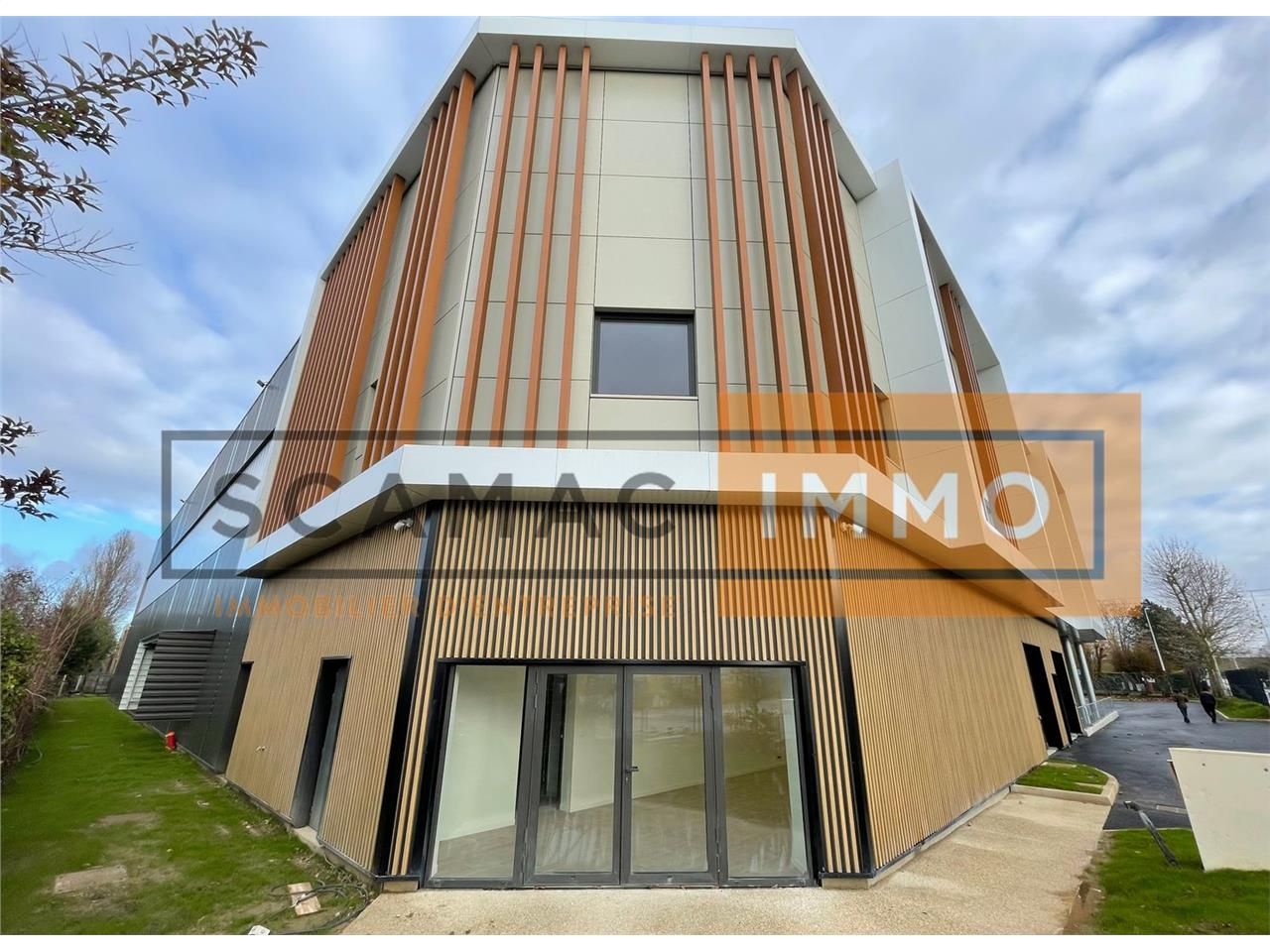 Local d'activités de 1104m²