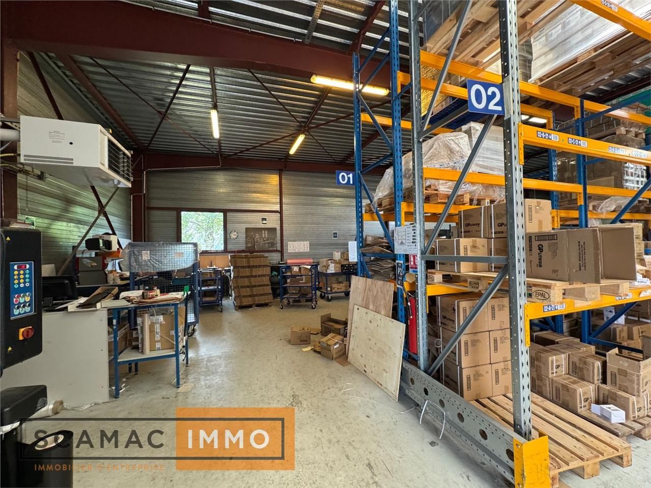 Local d'activités de 1121m²