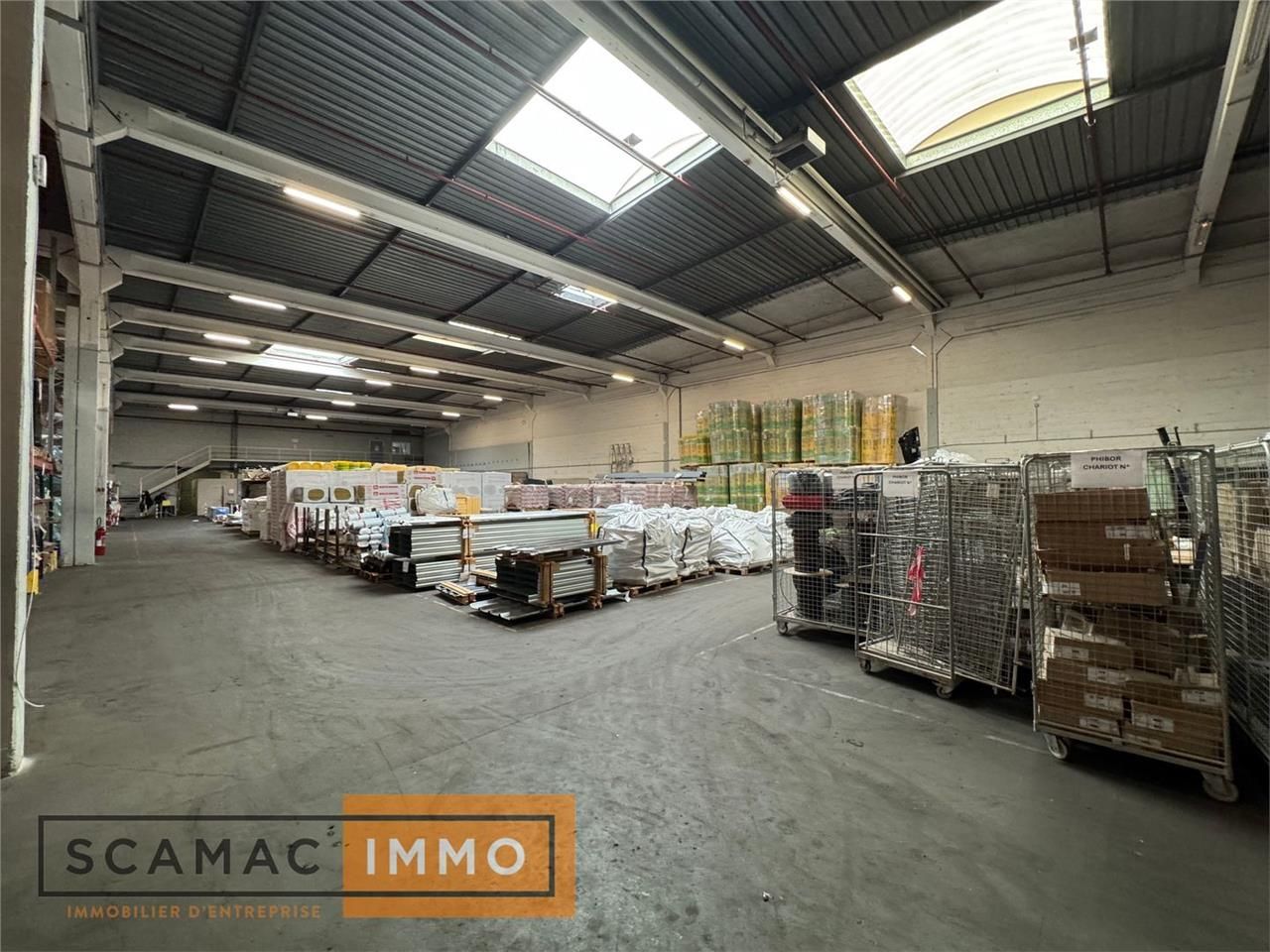 Location Entrepôt 2760 m² non divisibles