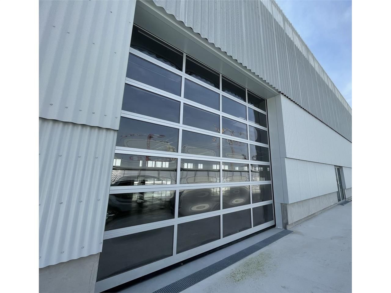 Location Local d'activités 826 m² non divisibles