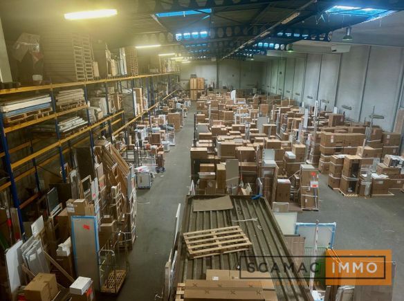 Local d'activités de 1351m²