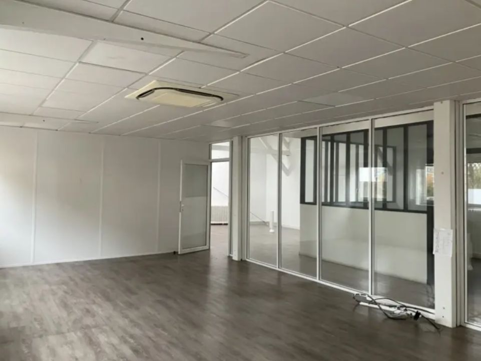 Local d'activités de 493m²