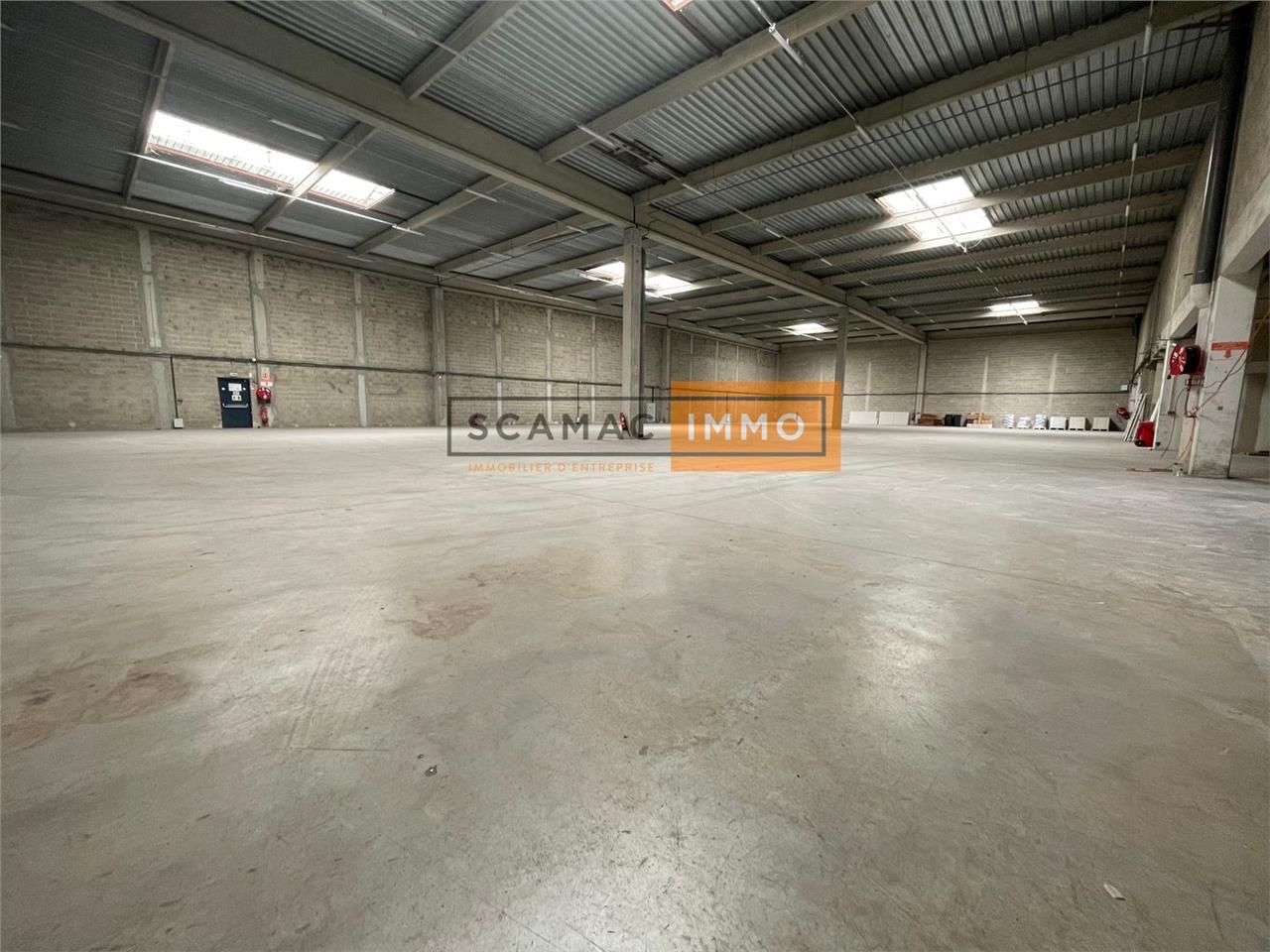 Location Local d'activités 1165 m² non divisibles
